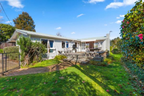 The Lake Escape - Taupo Holiday Home